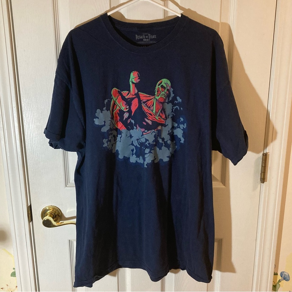 Lootwear | Attack on Titan tee | Size 2XL | Used